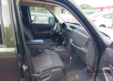 2010 Jeep Liberty Renegade z USA, uszkodzony, nr VIN 1J4PN3GK1AW158252